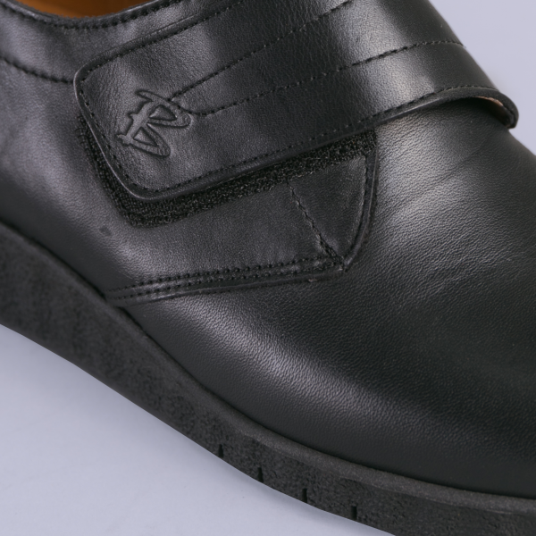 Δερμάτινα παπούτσια  Latina μαύρα, 4 - Kalapod.gr